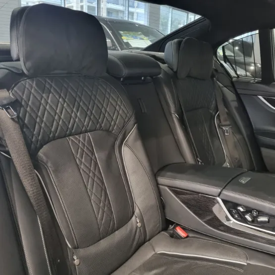 chauffeur vtc frejus interieur tout confort service vip